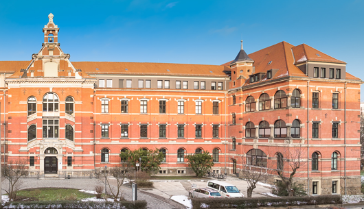 1572596557110342.png Rotes-Haus.png